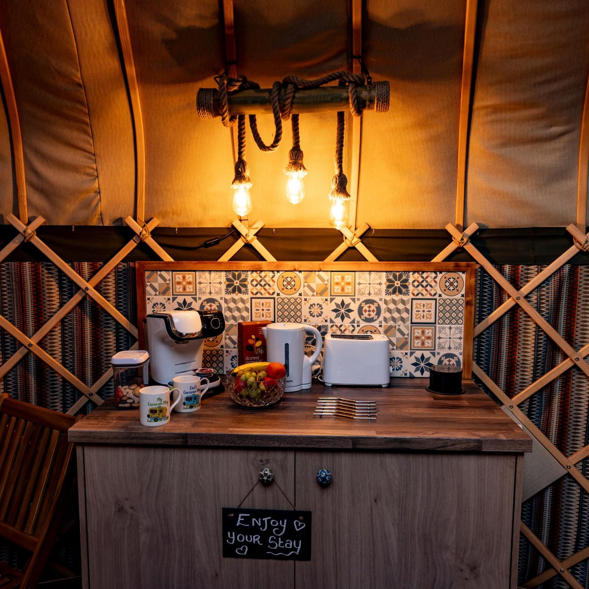 Glamping At South Lytchett Manor Hotel Poole Ngoại thất bức ảnh